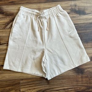 nike sportswear essential fleece shorts